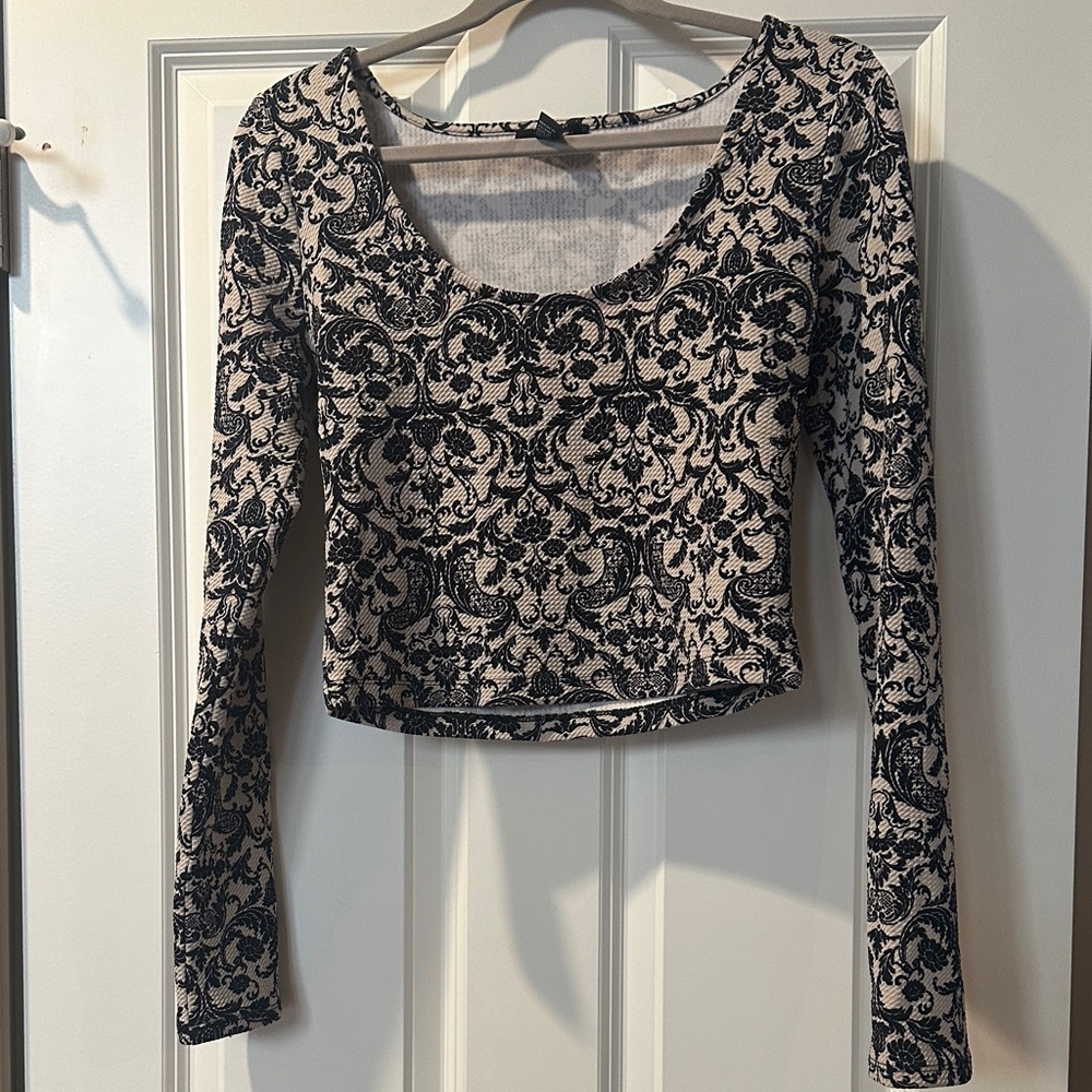 Forever 21 Black and Cream Lace Crop Top